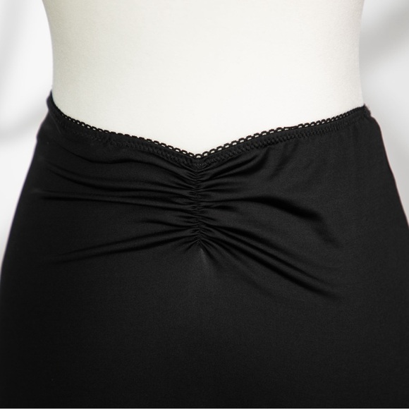 Sexy Ruffle Skirt with Front Slits | Size: XS | Excellent Condition - Picture 3 of 6